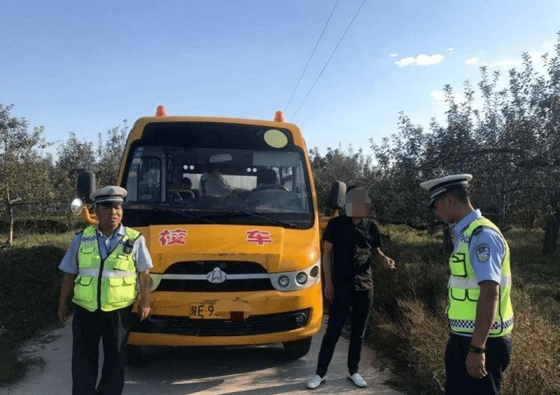 渭南一校車司機被查處！扣13分+罰款！不要拿孩子安全開玩笑...