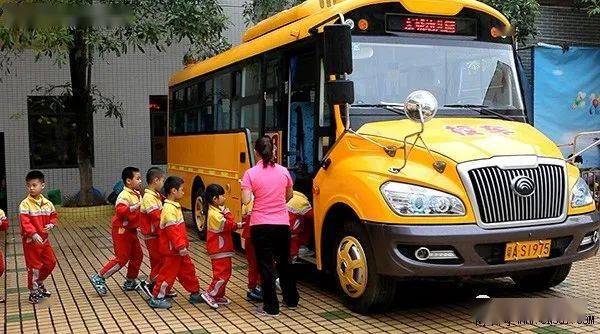 新疆：石河子強(qiáng)化校車安全管理！