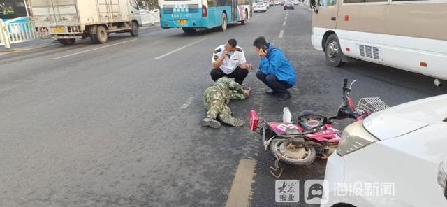 最美校車(chē)司機(jī) | 路遇車(chē)禍！校車(chē)司機(jī)伸援手