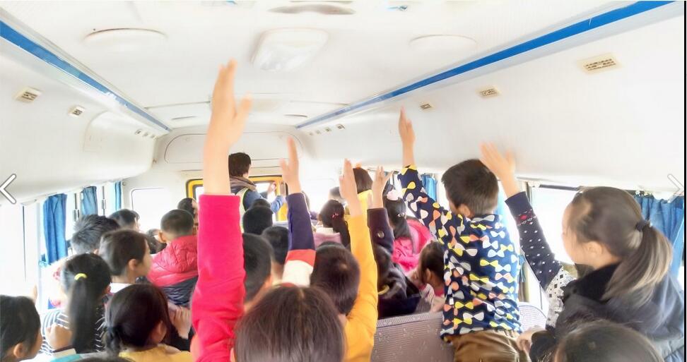 湖北省江陵希望小學(xué):開展校車消防安全演練 湖北省江陵希望小學(xué):開展校車消防安全演練