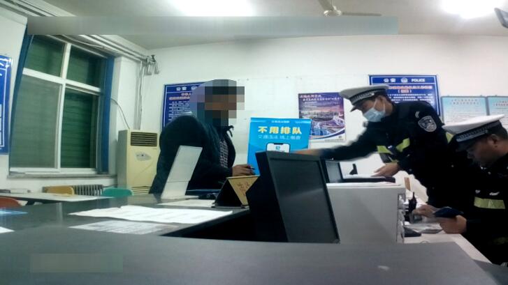 清苑交警：這種“黑校車”堅決不能坐！