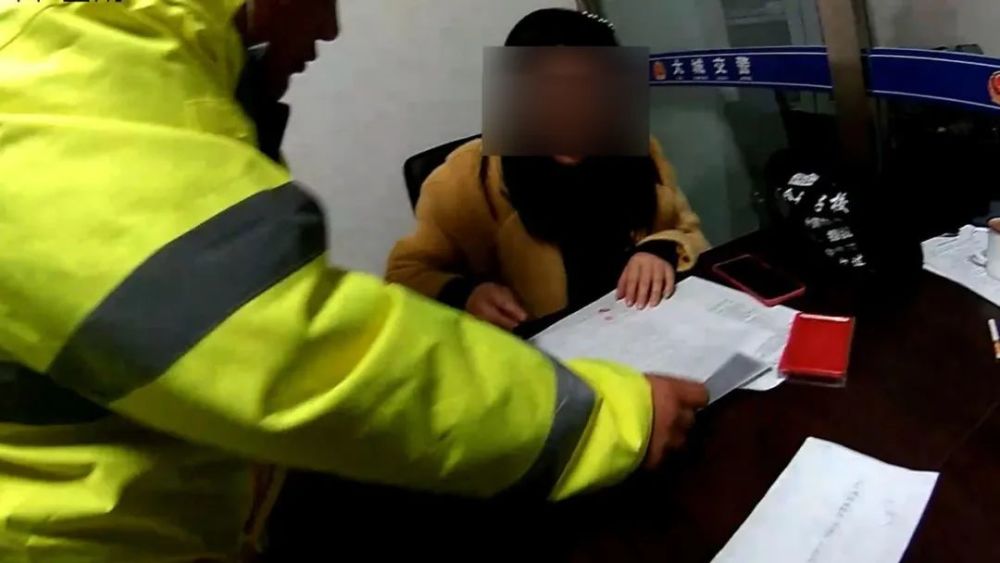 河北：大城這一幼兒園校車(chē)違法超載！駕駛員無(wú)證駕駛！