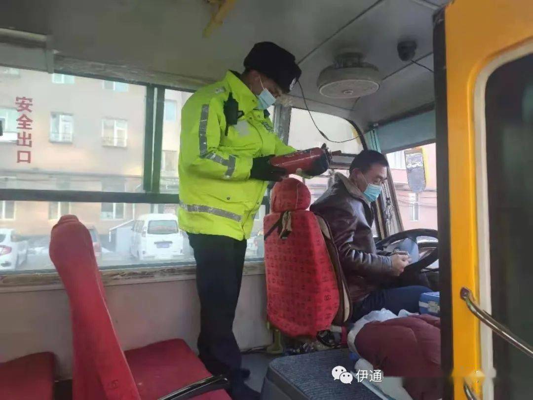 吉林：伊通交警大隊(duì)開展冬季校車安全大檢查
