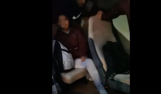 開封“黑校車”未取得校車車牌非法接送學(xué)生被重罰萬元 開封“黑校車”未取得校車車牌非法接送學(xué)生被重罰萬元