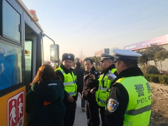 邯鄲：校車“兜圈”原來是違法超員 司機、校長均被刑事拘留