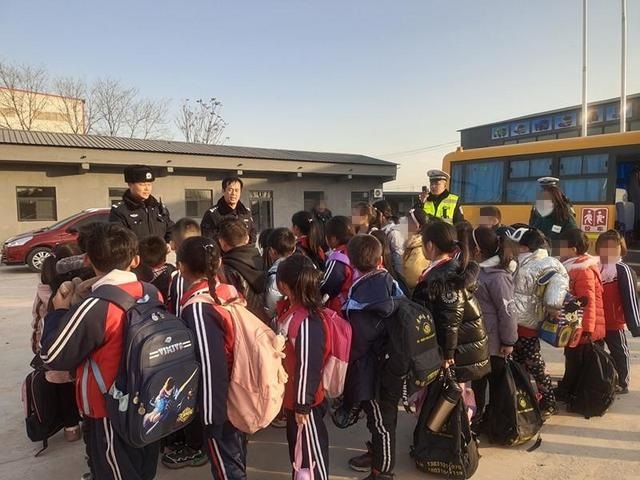 邯鄲：校車“兜圈”原來是違法超員 司機、校長均被刑事拘留