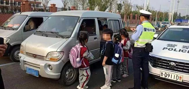 遷安一“校車”竟超載100% ，司機(jī)被判拘役并罰款！