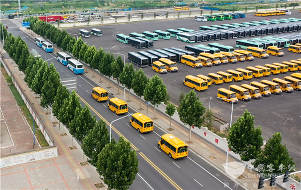 杭州淳安：為莘莘學(xué)子保駕護(hù)航 70輛宇通專用校車交付杭州淳安