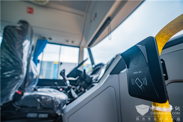 杭州淳安：為莘莘學(xué)子保駕護(hù)航 70輛宇通專用校車交付杭州淳安