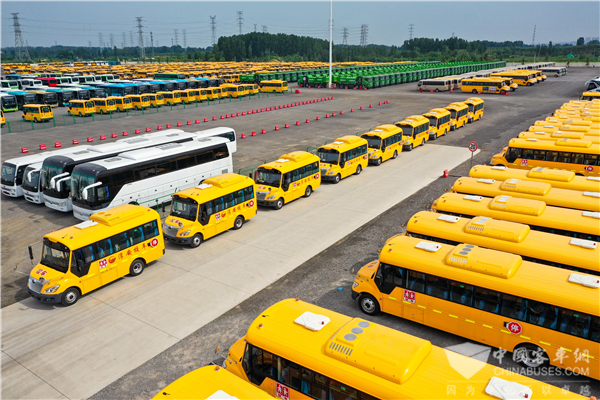 杭州淳安：為莘莘學(xué)子保駕護(hù)航 70輛宇通專用校車交付杭州淳安