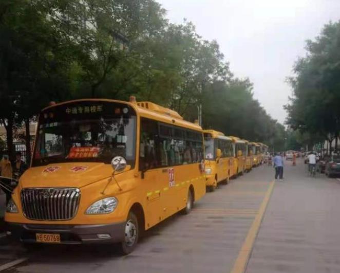 銅川誠信公司校車司機(jī)“用責(zé)任、擔(dān)當(dāng)”迎接新學(xué)期工作