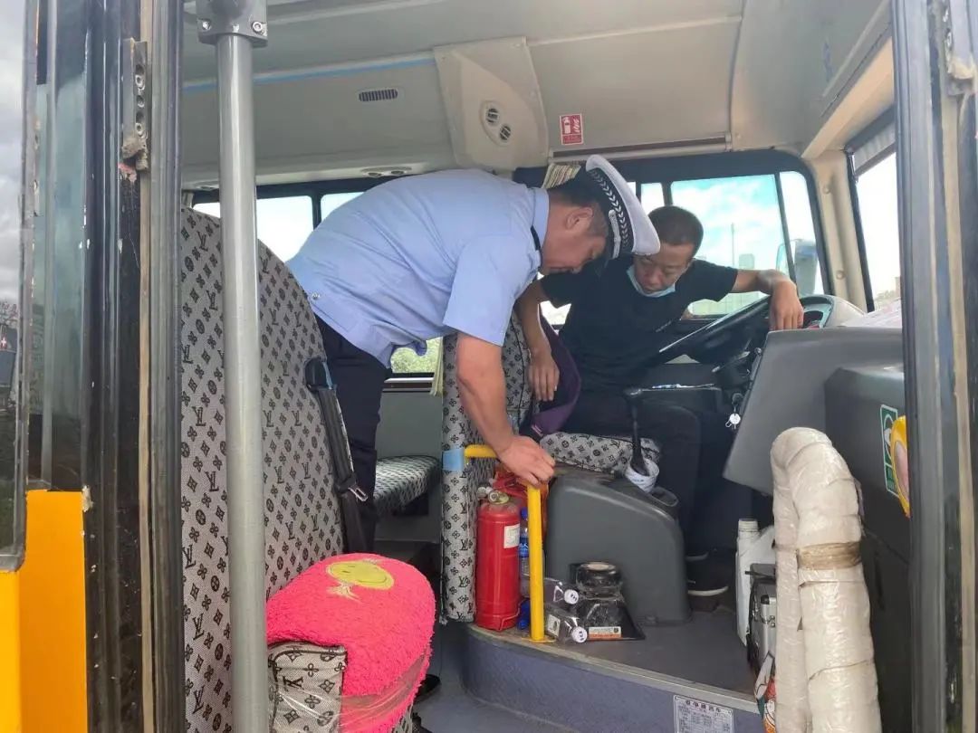 開展校車安全大檢查，筑牢學(xué)生出行安全防線~