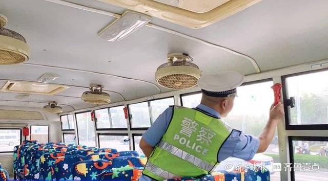 開學(xué)首周，德州交警直屬四大隊(duì)開展校車安全檢查護(hù)航開學(xué)季