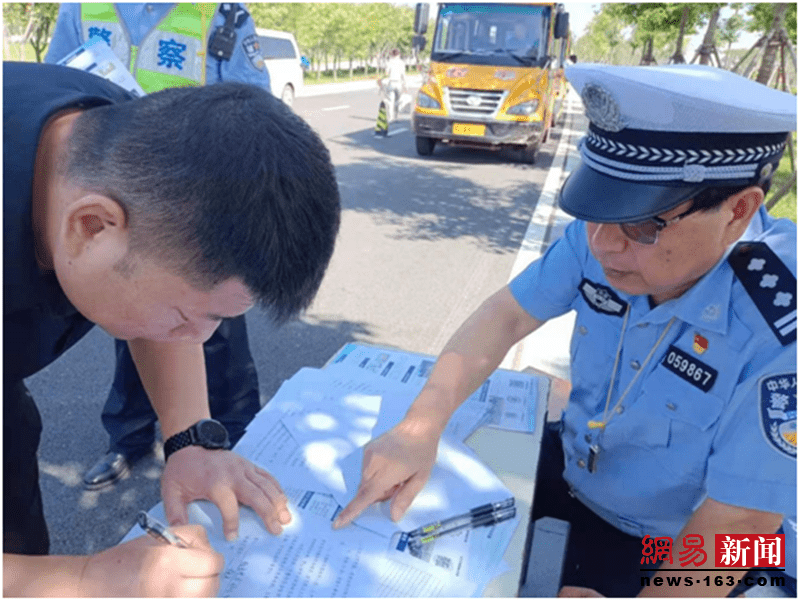 漯河交警聯(lián)合多部門為校車全面“體檢” 護(hù)航學(xué)生平安上學(xué)路