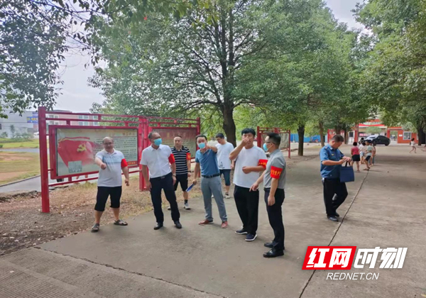 東安:李勁濤深入橫塘鎮(zhèn)督導(dǎo)檢查安全生產(chǎn)和道路交通安全工作 11.jpg