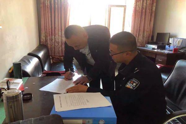 集寧交管大隊(duì)積極強(qiáng)化校車源頭安全檢查排除校園安全隱患/ 集寧交管大隊(duì)積極強(qiáng)化校車源頭安全檢查排除校園安全隱患