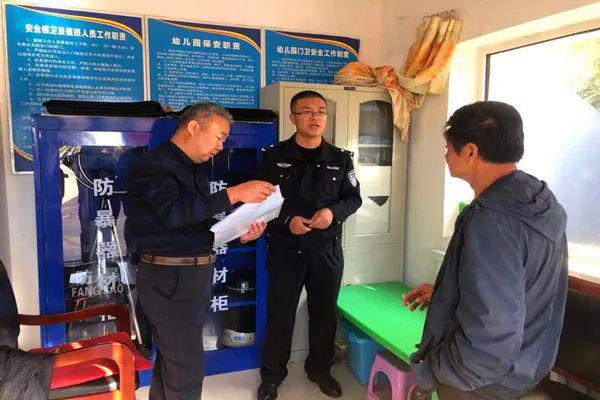 集寧交管大隊(duì)積極強(qiáng)化校車源頭安全檢查排除校園安全隱患/ 集寧交管大隊(duì)積極強(qiáng)化校車源頭安全檢查排除校園安全隱患