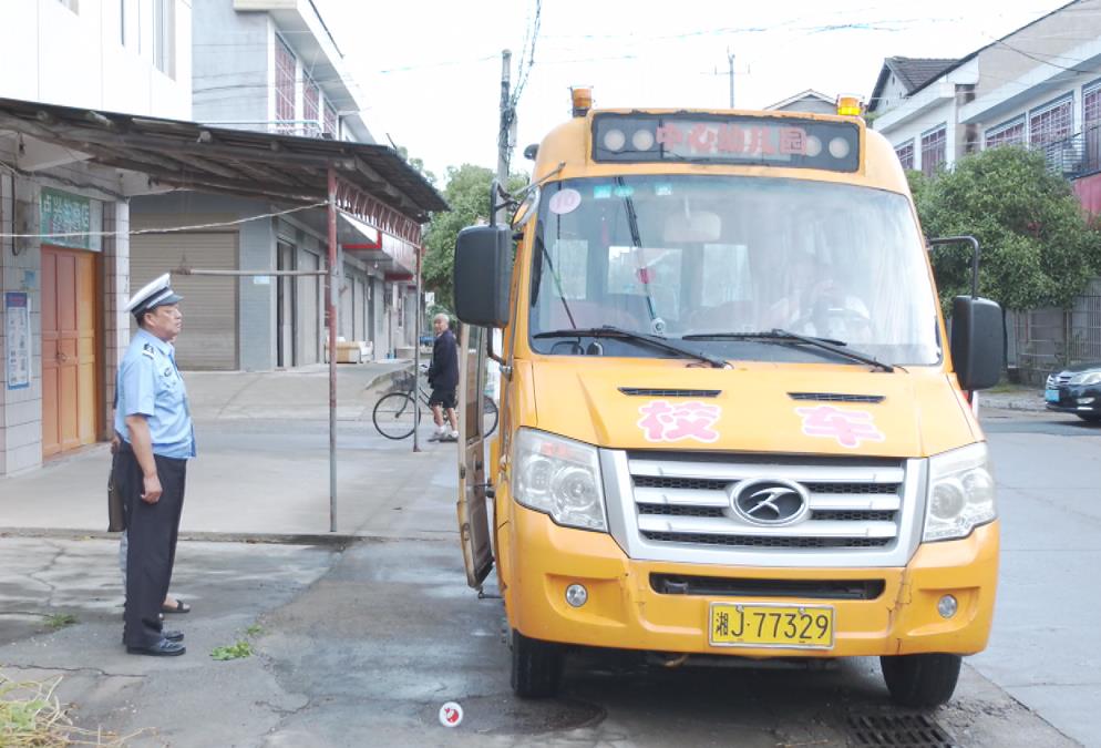 澧縣安委辦巡查組開展校車、校園安全突擊檢查