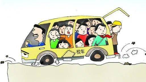 建湖五輛校車超載上路被活逮，車內(nèi)擠滿學(xué)生、家長和老師！
