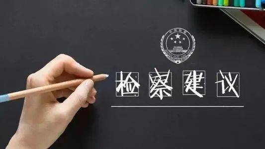 建湖五輛校車超載上路被活逮，車內(nèi)擠滿學(xué)生、家長和老師！