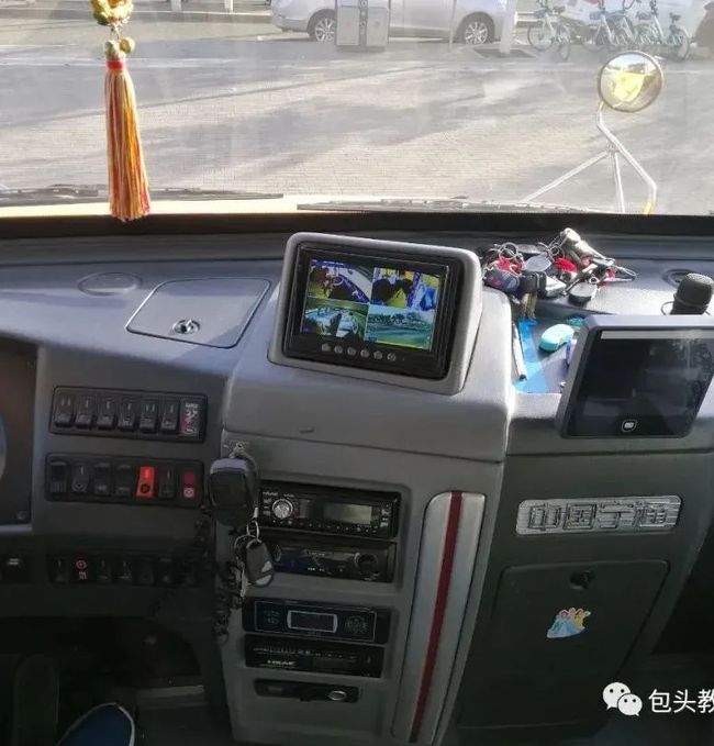 開(kāi)展全市校車(chē)防疫、安全大檢查 筑牢校車(chē)防疫、安全屏障