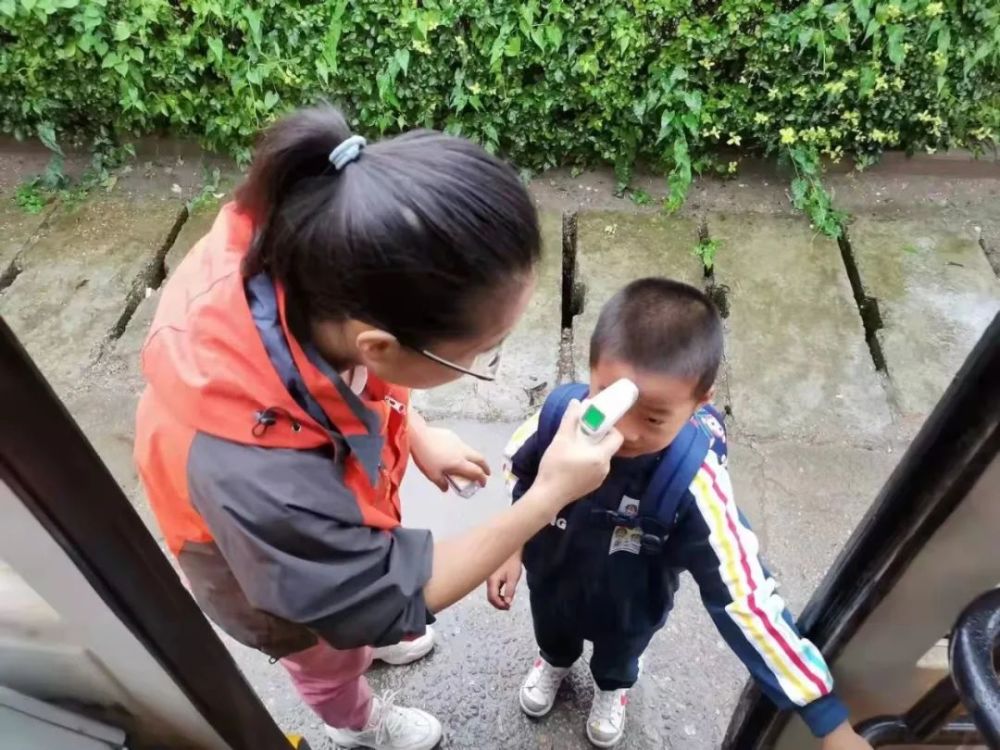 平安校園‖潼關(guān)縣教科局多措并舉切實做好冬季校車安全運行工作