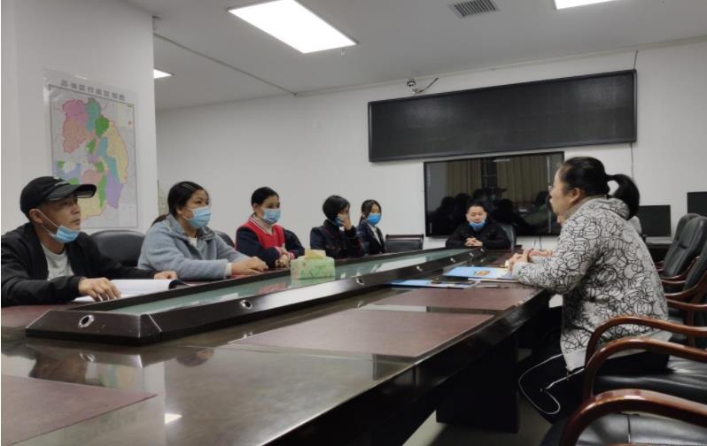 區(qū)校車辦對(duì)有校車違章行為的校車使用單位進(jìn)行集體約談/ 微信截圖_20211111153429.jpg