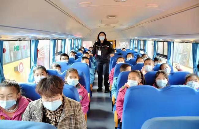 棲霞市啟動校車運營