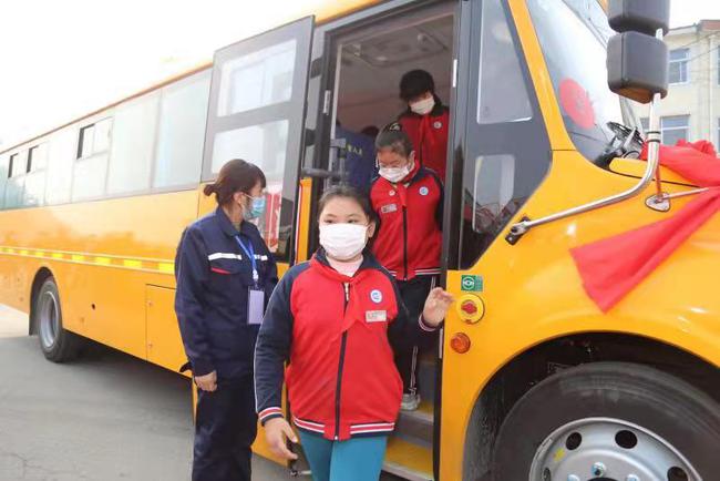 棲霞市啟動校車運營