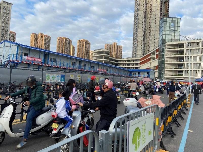 深圳一公辦學校突然取消校車，家長不淡定了？教育局回應