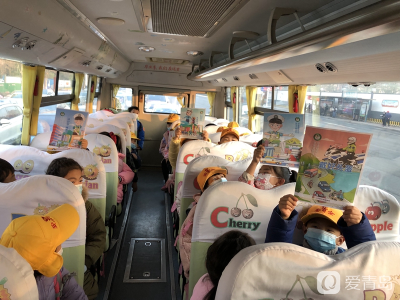 開(kāi)展“關(guān)愛(ài)生命，安全出行”車廂活動(dòng)