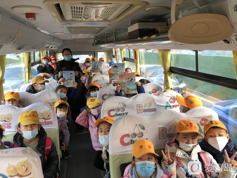 開(kāi)展“關(guān)愛(ài)生命，安全出行”車廂活動(dòng)