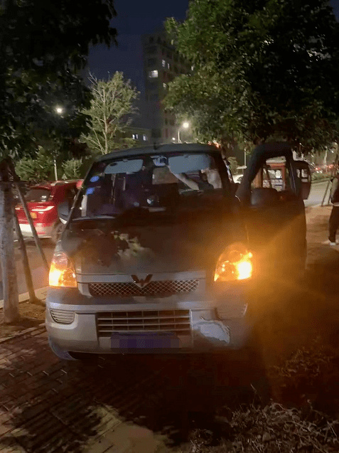 晉江首例！“黑校車”司機(jī)不僅逆行還嚴(yán)重超載，最終被刑事立案！