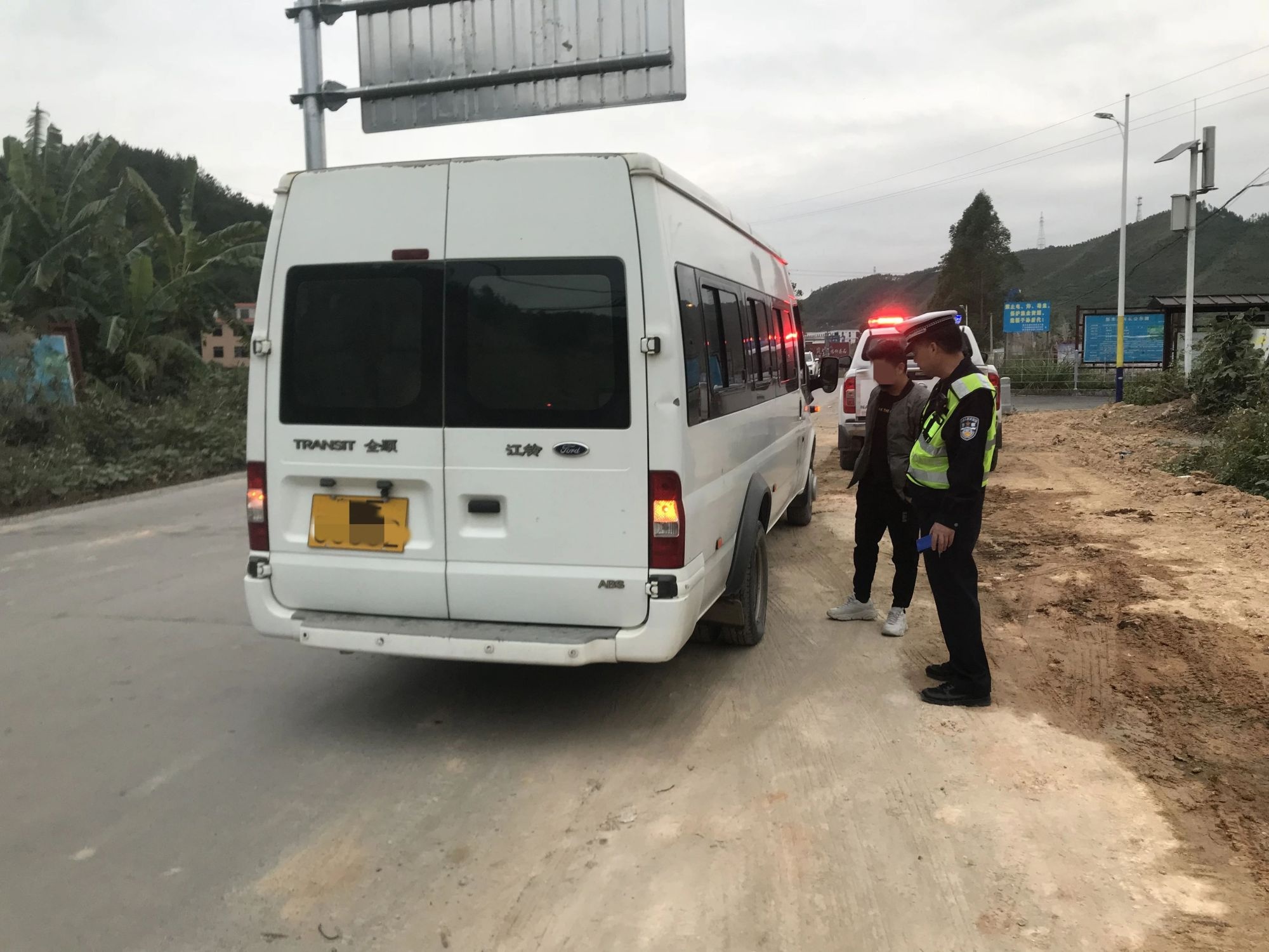 新豐公安四項(xiàng)舉措強(qiáng)化校車安全管理