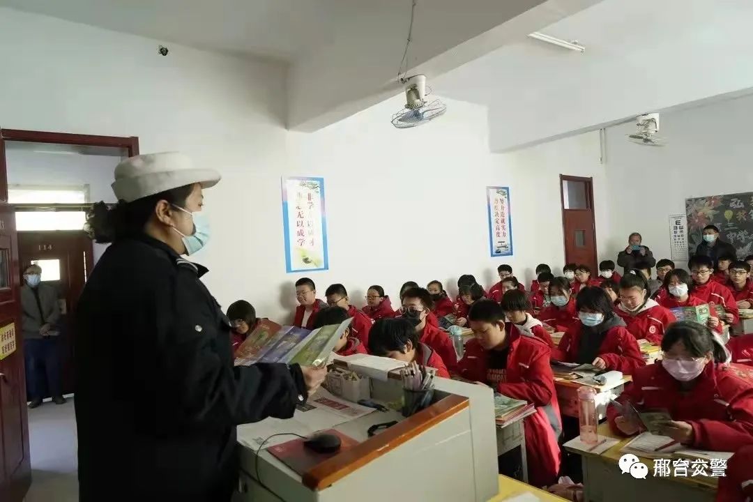 南宮交警“四步走”扎實(shí)做好校車安全管理工作