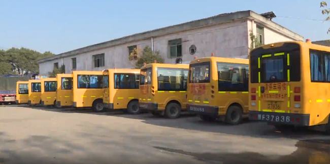 我縣開展冬季校車安全大檢查/ 我縣開展冬季校車安全大檢查