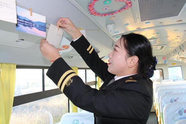 用心服務(wù)乘車(chē)孩子，她成了孩子們的“好阿姨”
