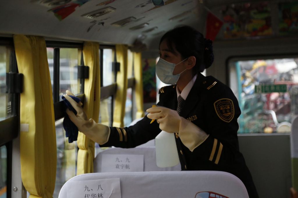 “大鼻子”校車開進嶗山9年了，護航山區(qū)孩子上學路