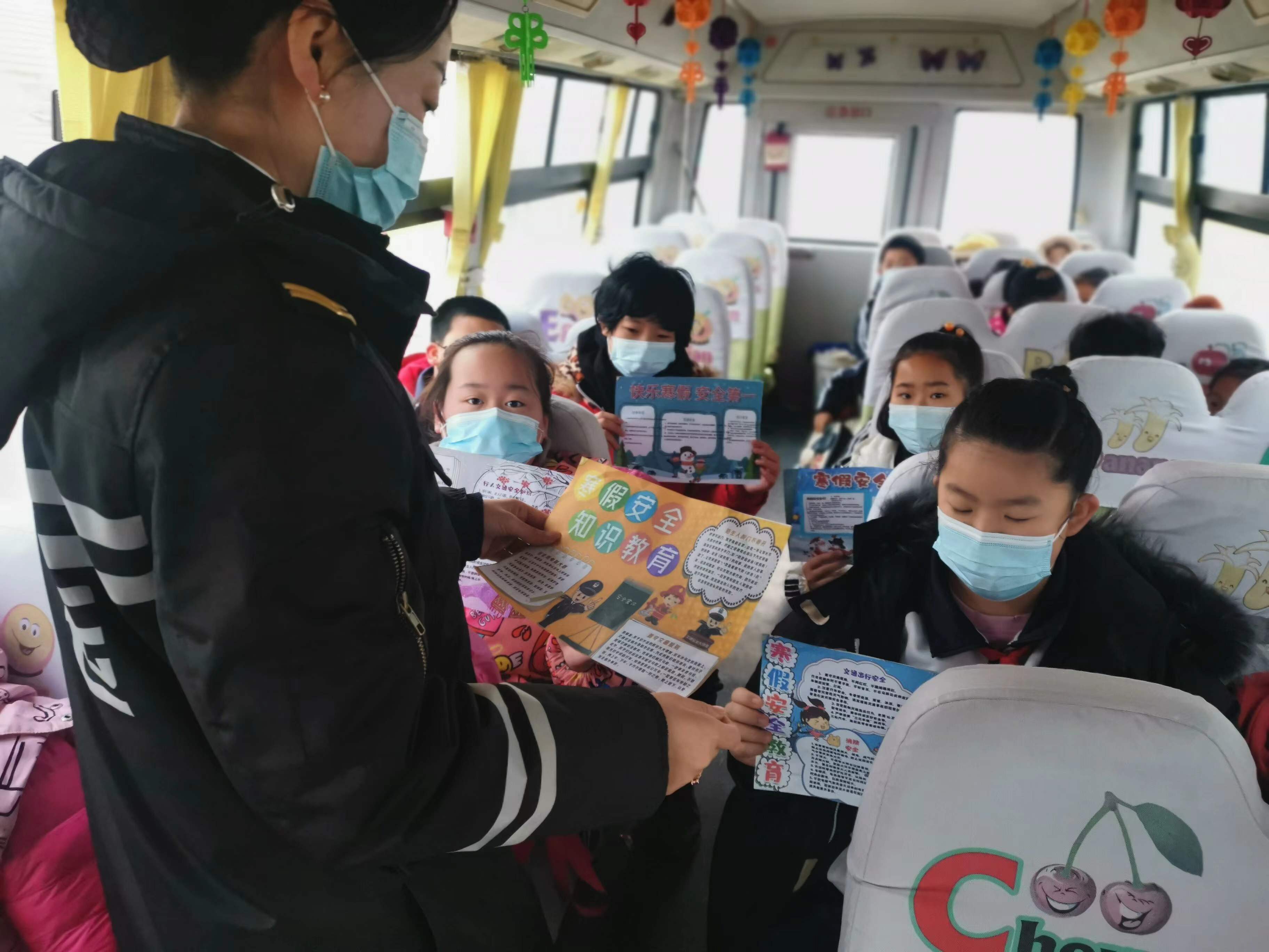 【交運(yùn)黃島溫馨校車】寒假安全記心間，大鼻子校車開展安全小課堂