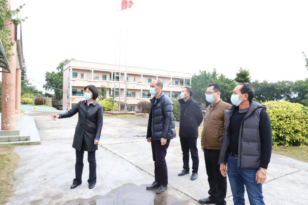 南山鎮(zhèn)開展校車安全專項(xiàng)調(diào)研工作/ 南山鎮(zhèn)開展校車安全專項(xiàng)調(diào)研工作