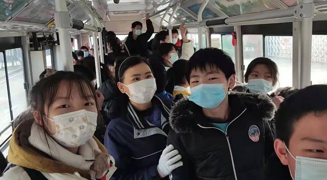 “校車(chē)媽媽“收到孩子們最深情的祝福 “校車(chē)媽媽“收到孩子們最深情的祝福