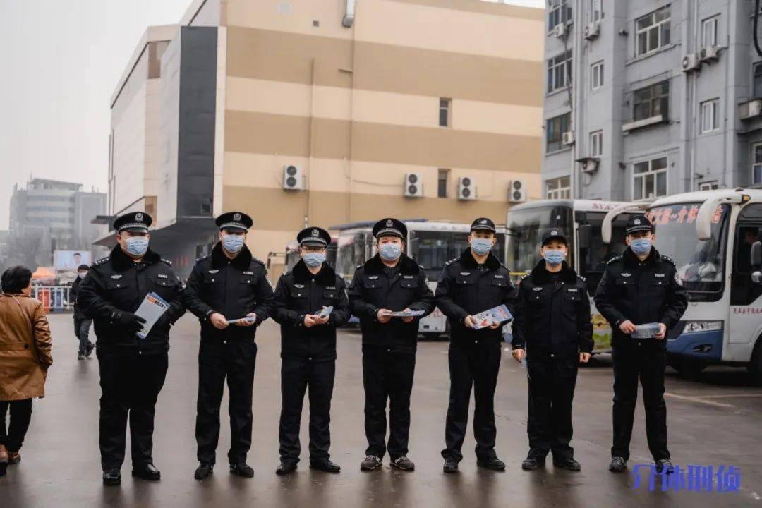 介休市公安局禁毒大隊(duì)對(duì)我市校車(chē)司機(jī) 開(kāi)展毒品檢測(cè)工作