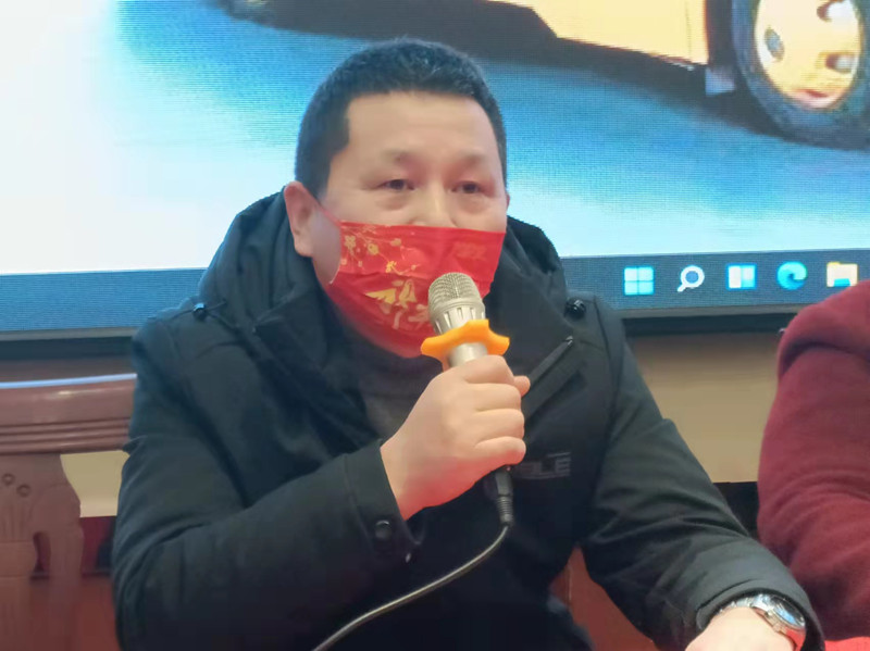 安全初心兩不忘:鄂州大興校車公司表彰會(huì)議“變身”安全課堂 安全初心兩不忘:鄂州大興校車公司表彰會(huì)議“變身”安全課堂