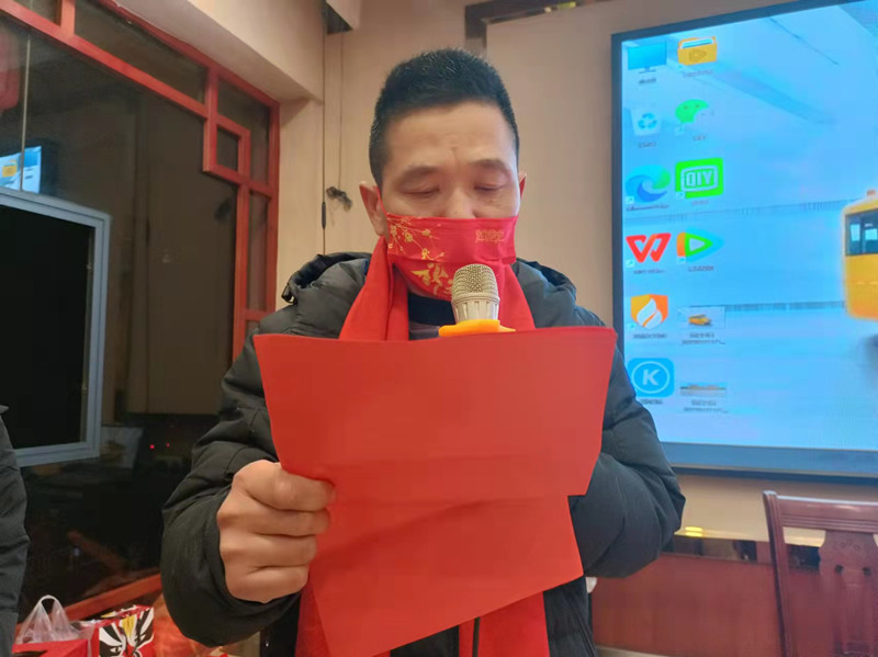 安全初心兩不忘:鄂州大興校車公司表彰會(huì)議“變身”安全課堂 安全初心兩不忘:鄂州大興校車公司表彰會(huì)議“變身”安全課堂