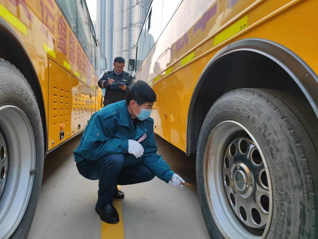 青島：“神獸回籠” 2000余輛溫馨校車全員上崗準備好了