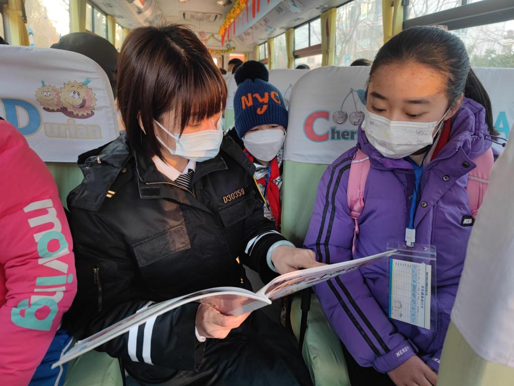 雨水節(jié)氣，溫馨校車帶孩子們學(xué)民俗漲知識(shí)