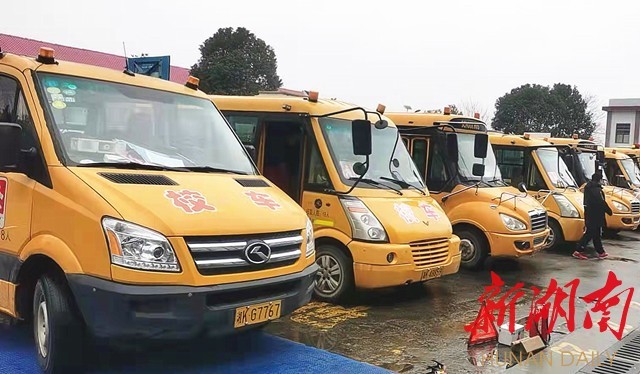 雙峰：盯緊抓實校園安全