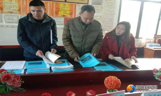 新邵縣龍溪鋪鎮(zhèn)開展校車安全隱患排查整治行動