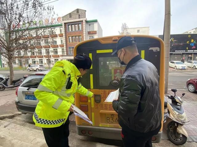 四平交管支隊(duì)開(kāi)展校車(chē)安全管理工作 確保新學(xué)期中小學(xué)生乘車(chē)安全