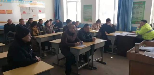 四平交管支隊(duì)開(kāi)展校車(chē)安全管理工作 確保新學(xué)期中小學(xué)生乘車(chē)安全